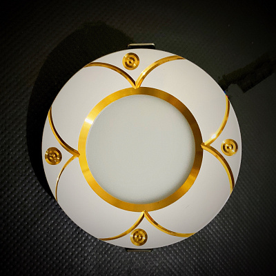 Точечный светильник F007